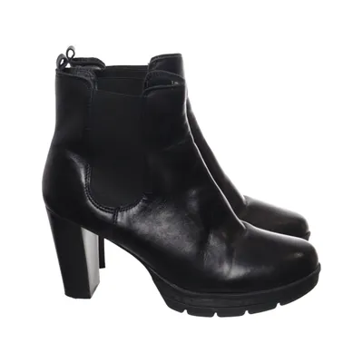 Heeled boots (Black) from Avenue