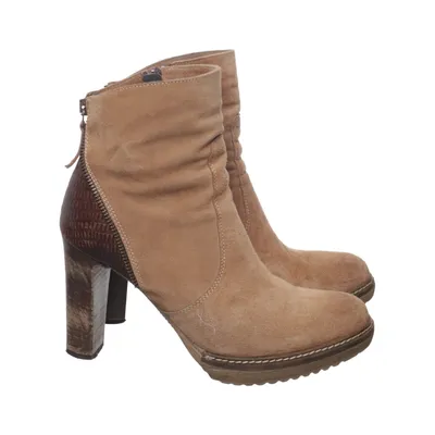 Heeled boots (Brown) from Manas Leather