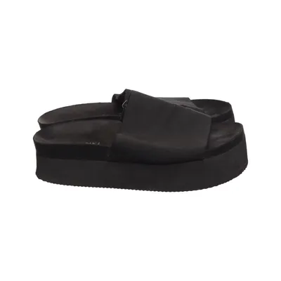 Wedges (Black) from Monki