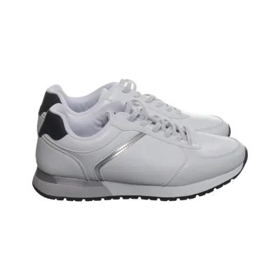 Sneakers (White) from Venice