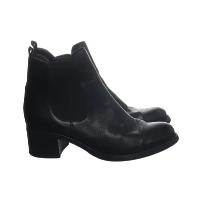 Chelsea boots (Black) from Pat Calvin
