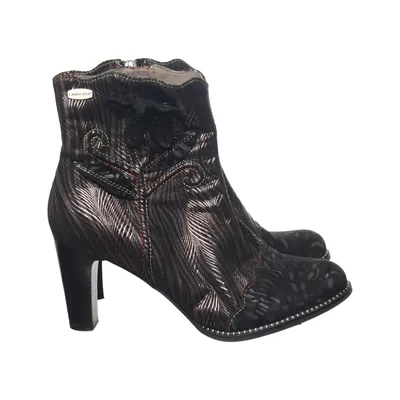 Bottes à talons (Noir, Marron) de Laura Vita