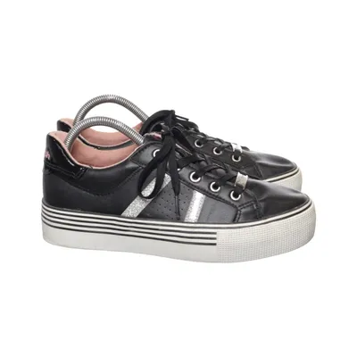 Sneakers (Black, White, Silver) from Refresh