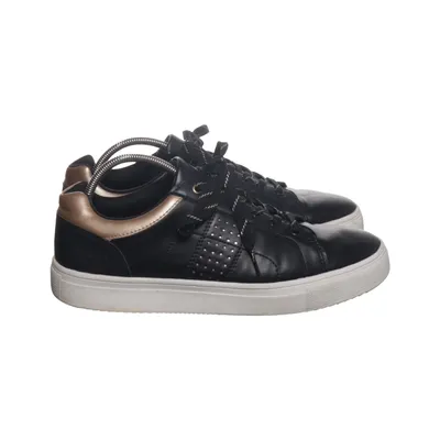 Sneakers (Black, Gold) from Walkx