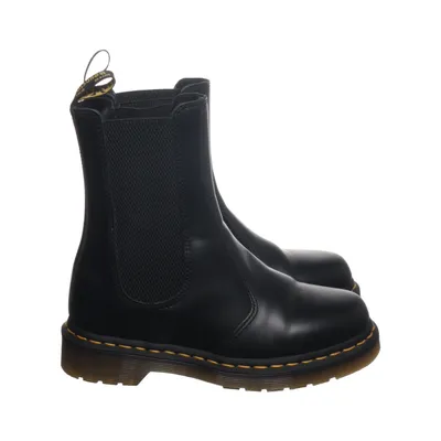 Chelsea boots (Black) from Dr. Martens