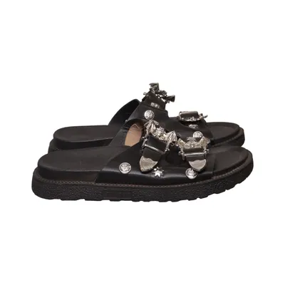 Sandalen (Schwarz) von Jin Jin