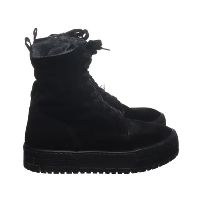 Laced boots (Black)