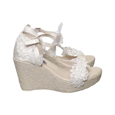 Wedges (White) from Artesania Leather