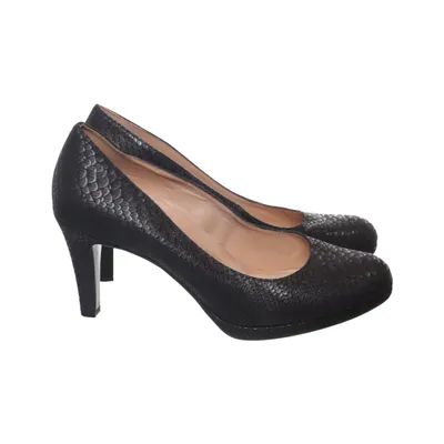 Pumps (Black) from Naturalizer