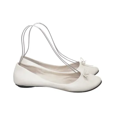 Ballet flats (White) from Oasis Leather