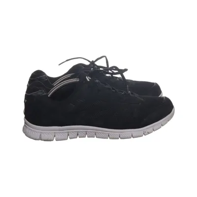 Trainers (Black) from Victory