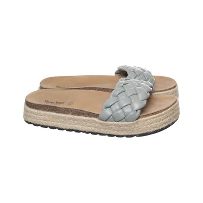 Slip-ins (Gray, Beige) from Young Spirit