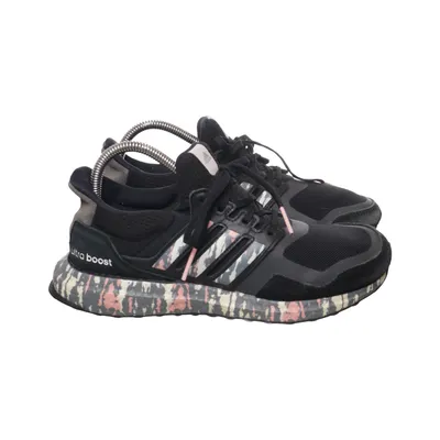 Laufschuhe (UltraBoost) von Adidas