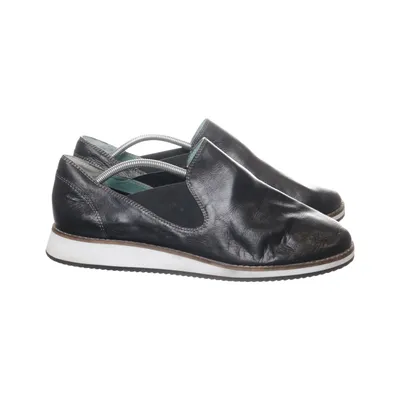 Slip-ons (Black) from Everybody Leather