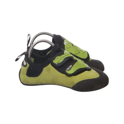 Climbing shoes (Green, Black) from Red Chili