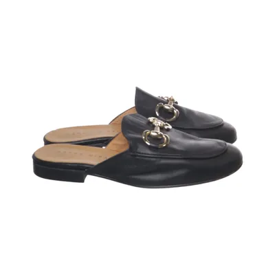 Mules (Noir) de Pedro Miralles
