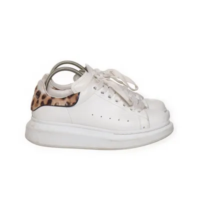 Baskets (Blanc, Marron) de Alexander McQueen