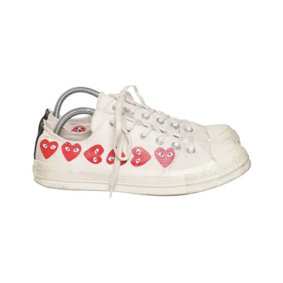 Tygskor (Vit, Röd) från Comme des Garçons PLAY x Converse