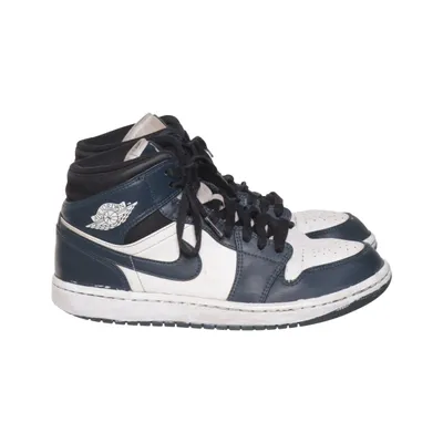Sneakers (1 Mid) från Nike Air Jordan Skinn