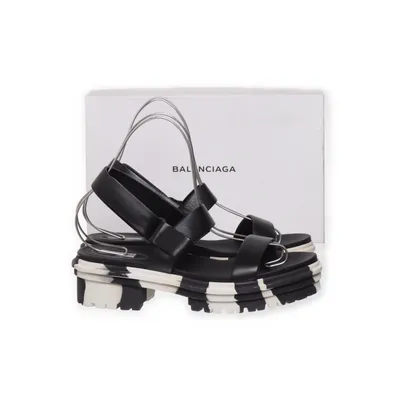 Sandaletter (Svart, Vit) från Balenciaga Skinn