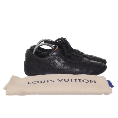 Sneakers (Embossed) van Louis Vuitton Leer