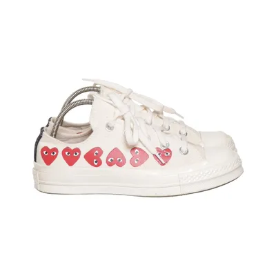 Tygskor (162975C) från Comme des Garçons PLAY x Converse