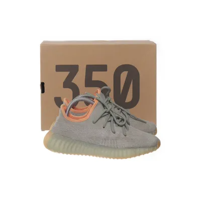 Sneakers (Boost 350 V2) från Adidas x Yeezy