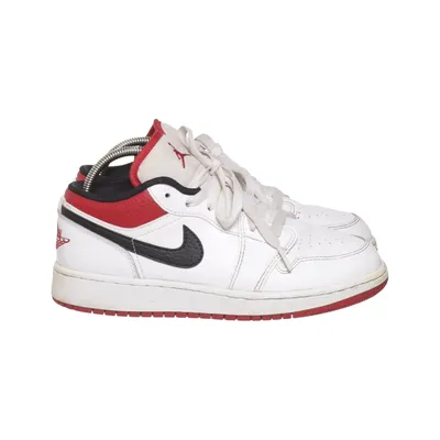 Sneakers (553560-118) från Jordan Skinn