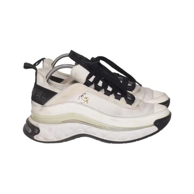 Trainingsschoenen (Wit, Zwart) van Chanel