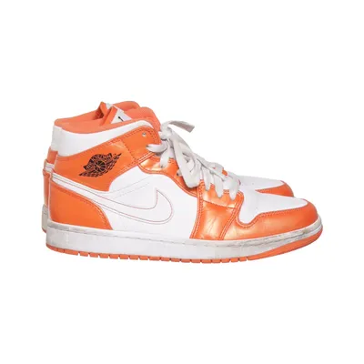 Sneakers (1 Mid) från Nike Air Jordan Skinn