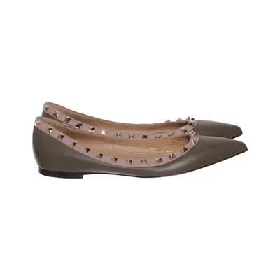 Ballerinaskor (Rockstud) från Valentino Garavani Skinn