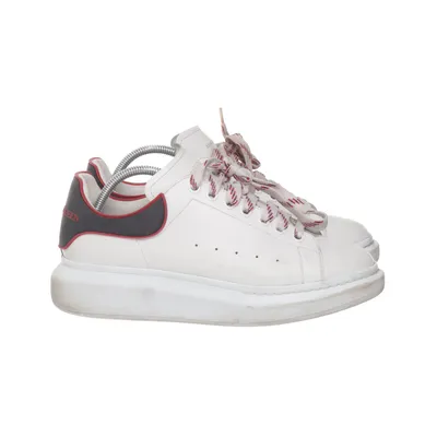 Sneakers (Oversized) från Alexander McQueen
