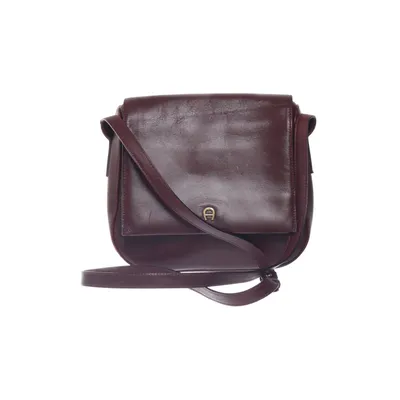 Axelremsväska (Röd) från Etienne Aigner