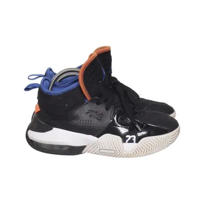 Basketskor ( Stay Loyal 2) från Jordan