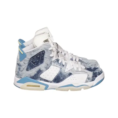 Sneakers (6 Retro Mid) from Jordan