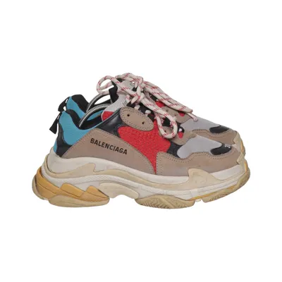 Sneakers (Triple S) från Balenciaga