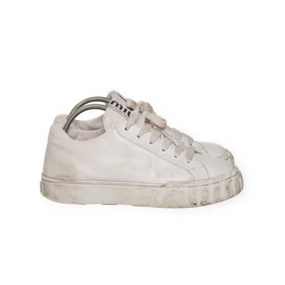 Sneakers (Vit) från Miu Miu Skinn