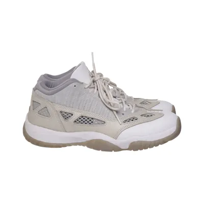 Basketskor (11 Retro Low) från Nike Air Jordan