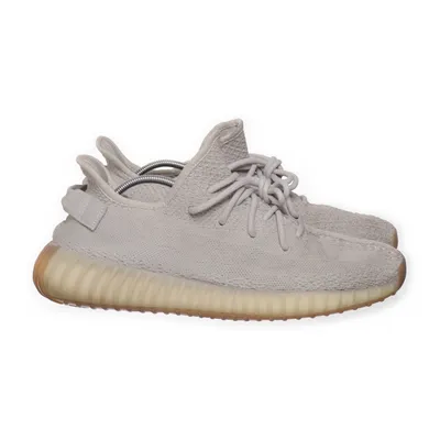 Sneakers (Yeezy Boost 350 V2) från Adidas x Yeezy