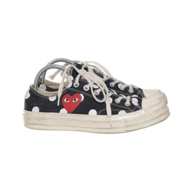 Tygskor (7248C) från Comme des Garçons PLAY x Converse