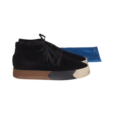 Sneakers (Run Mid) från Adidas x Alexander Wang