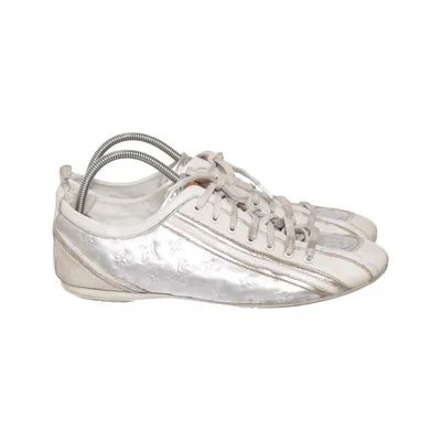 Sneakers (Vit, Silverfärgad, Guldfärgad) från Louis Vuitton Skinn