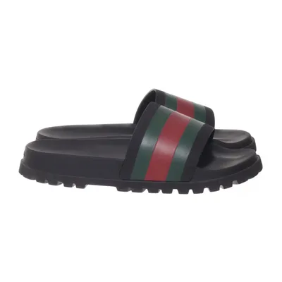 Hjemmeskor (Slide Sandal With Web) fra Gucci