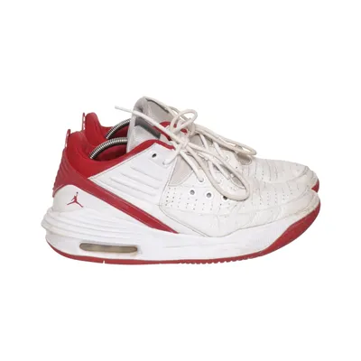 Basketbal schoenen (Aura 5 'White Gym Red') van Jordan