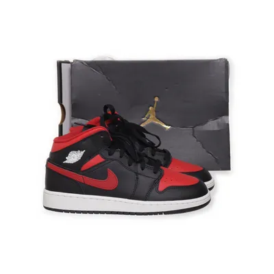 Sneakers (1 Retro Mid) från Nike Air Jordan Skinn