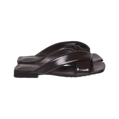 Slip-ins (Riva Flat Sandals - Fondant) från Bottega Veneta Skinn