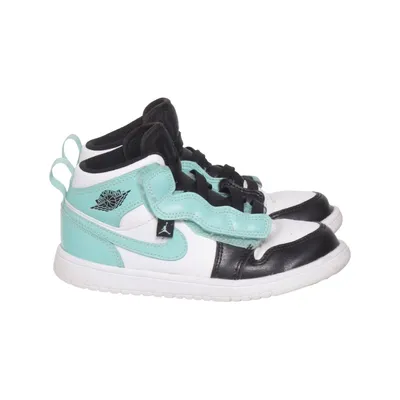 Sneakers (1 Mid Alt) från Nike Air Jordan Skinn