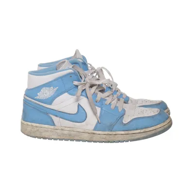 Sneakers ( 1 Retro Mid UNC) från Nike Air Jordan