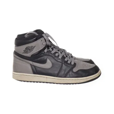 Sneakers (1 Retro High OG “Shadow”) från Nike Air Jordan Skinn