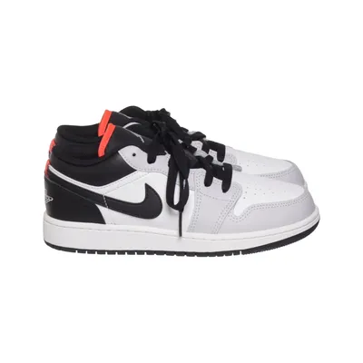 Sneakers (1 Low) från Nike Air Jordan Skinn